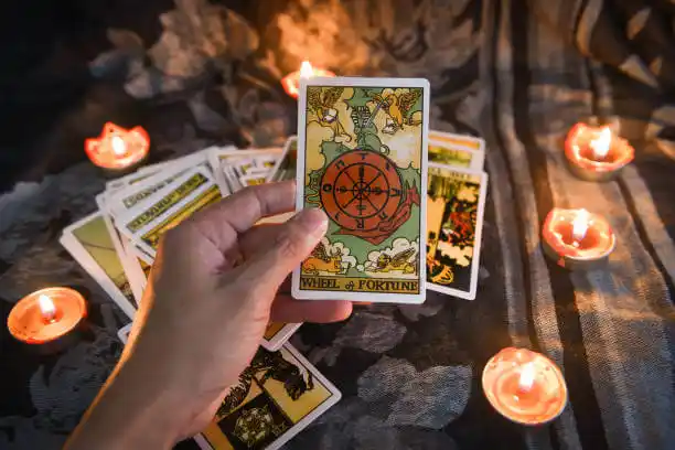 tarot cards Kiryas Joel